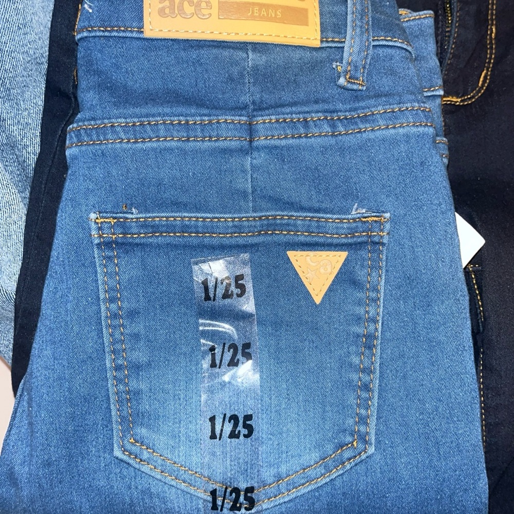 Ace Jeans Women's Skinny Jeans in Medium Blue